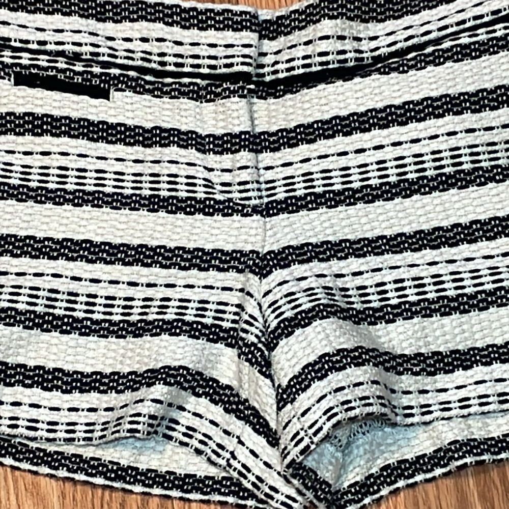 Ann Taylor Loft The Riviera Shorts, woven black cream, 0 - Picture 2 of 8